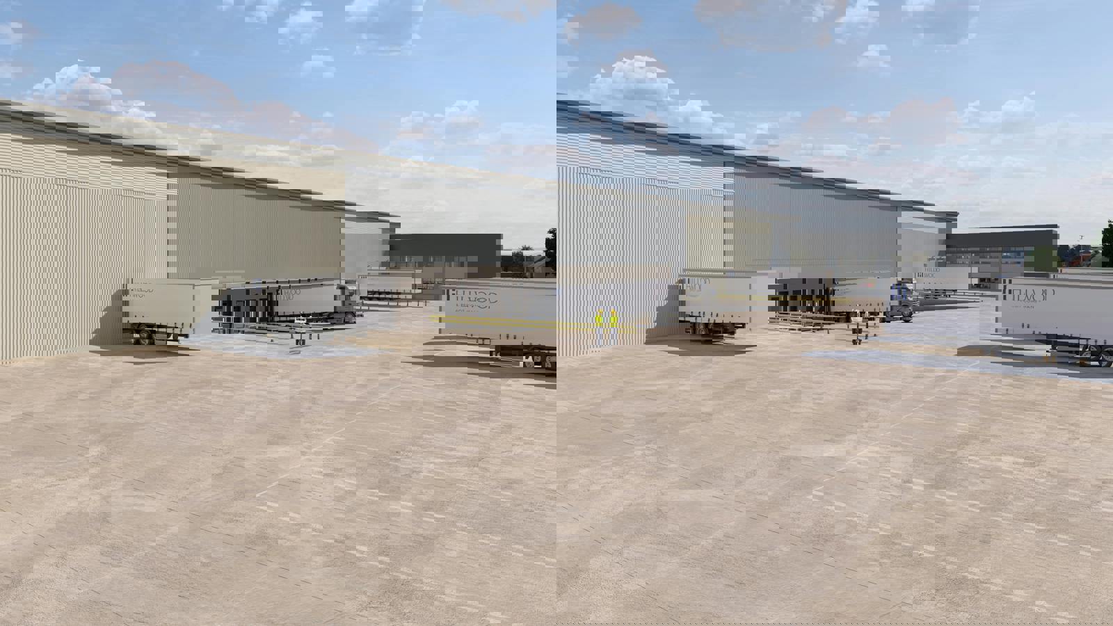 Quattro Ext_Unit 300_Yard_02