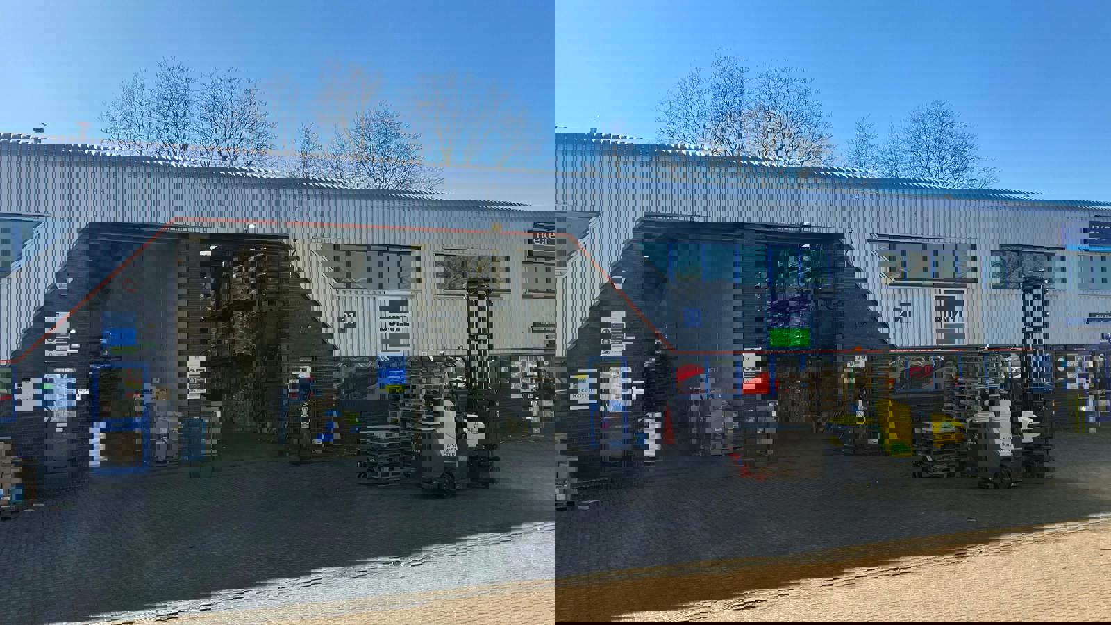 21 White Lodge front 180325