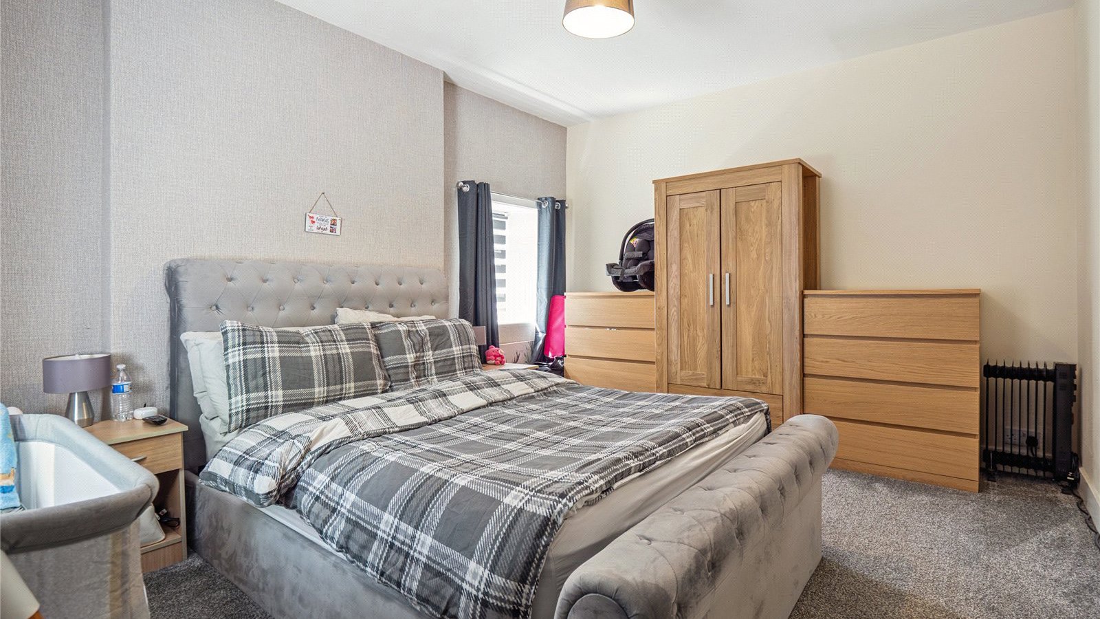 Bedroom.jpg Bedroom