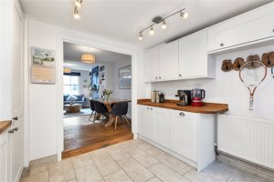 Cambridgeshire, CB1 2HW picture 6