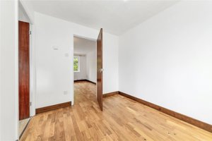 Eland Way, Cambridge picture 6