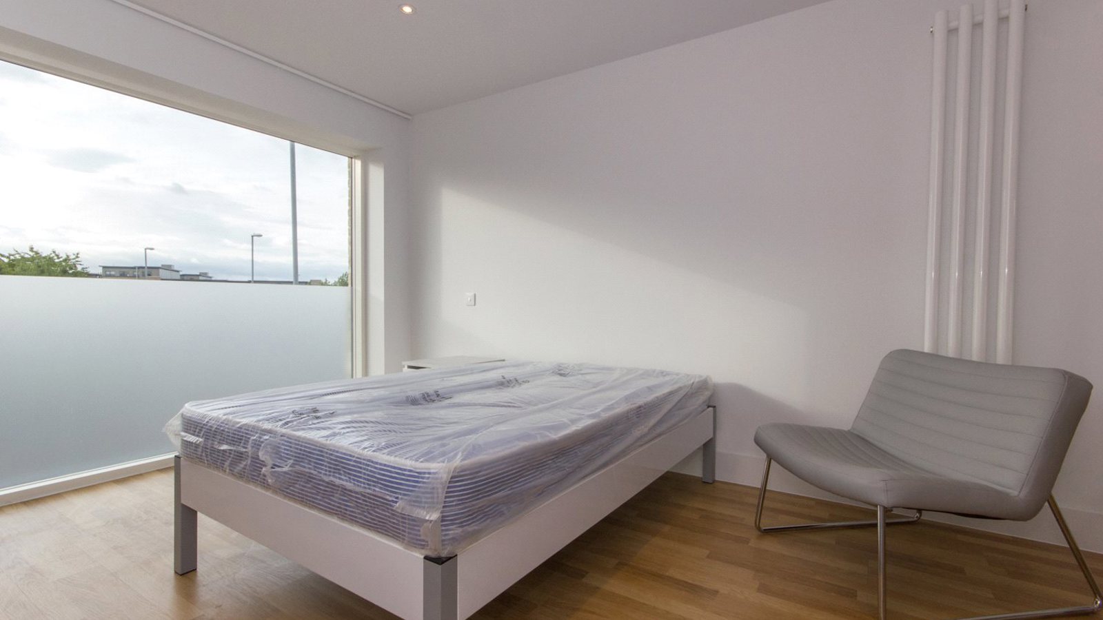 Bedroom.jpg Bedroom