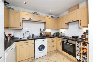 Rustat Avenue, Cambridge picture 4