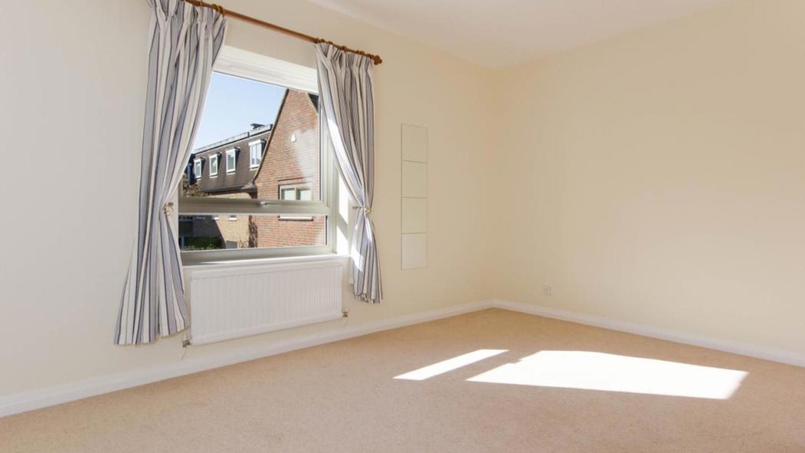 Bedroom.jpg Bedroom