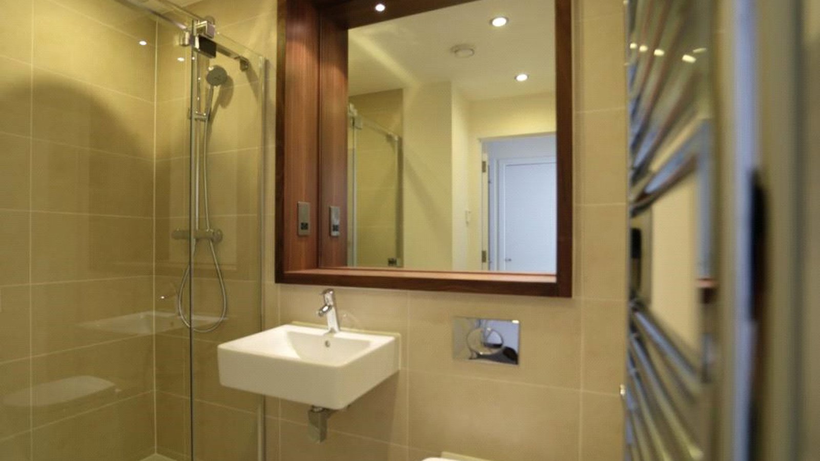 Bathroom1.jpg