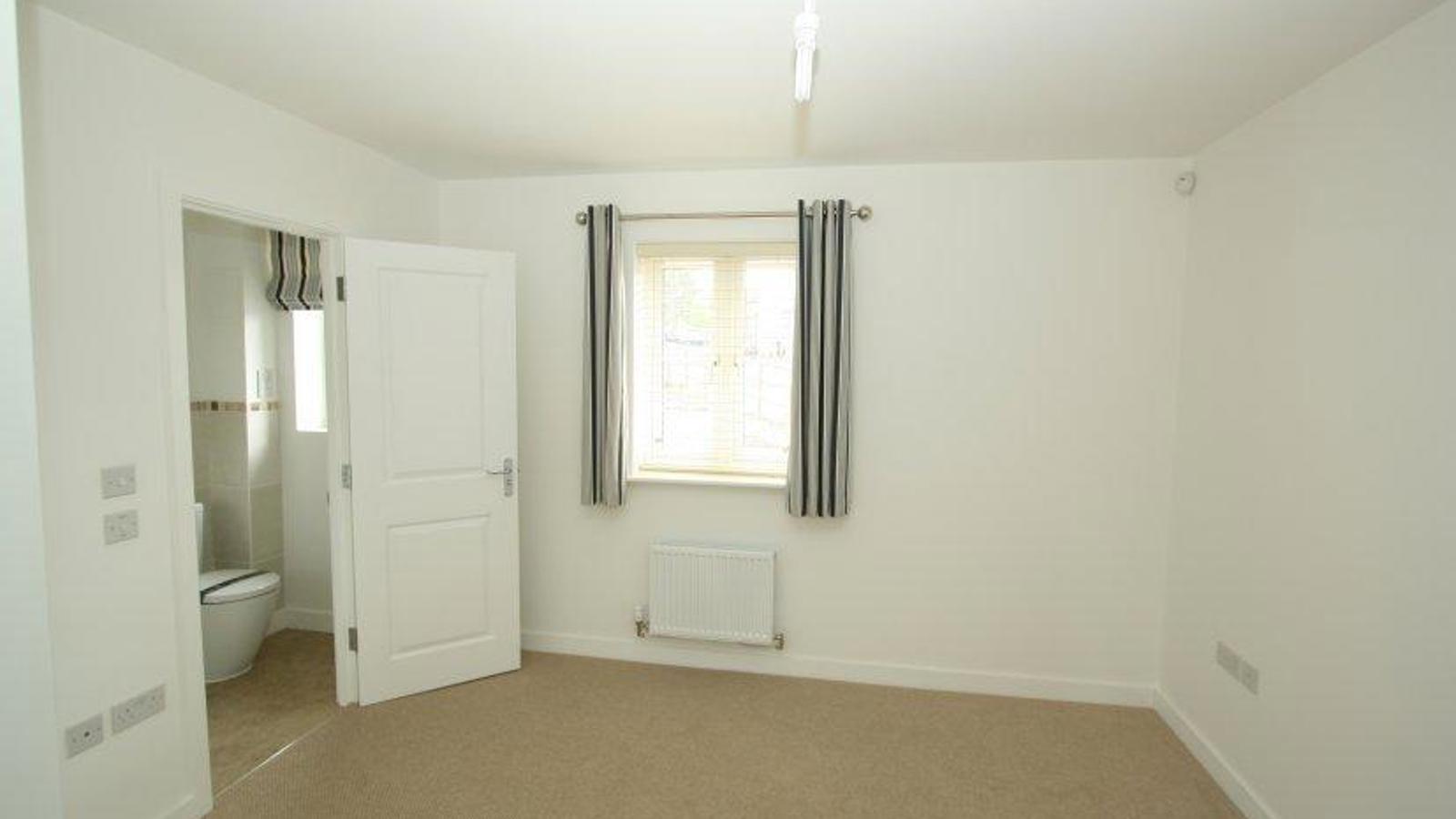 Bedroom 1.jpg Bedroom 1