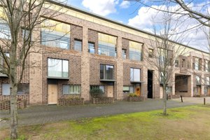 Addenbrooke's Road, Trumpington picture 1