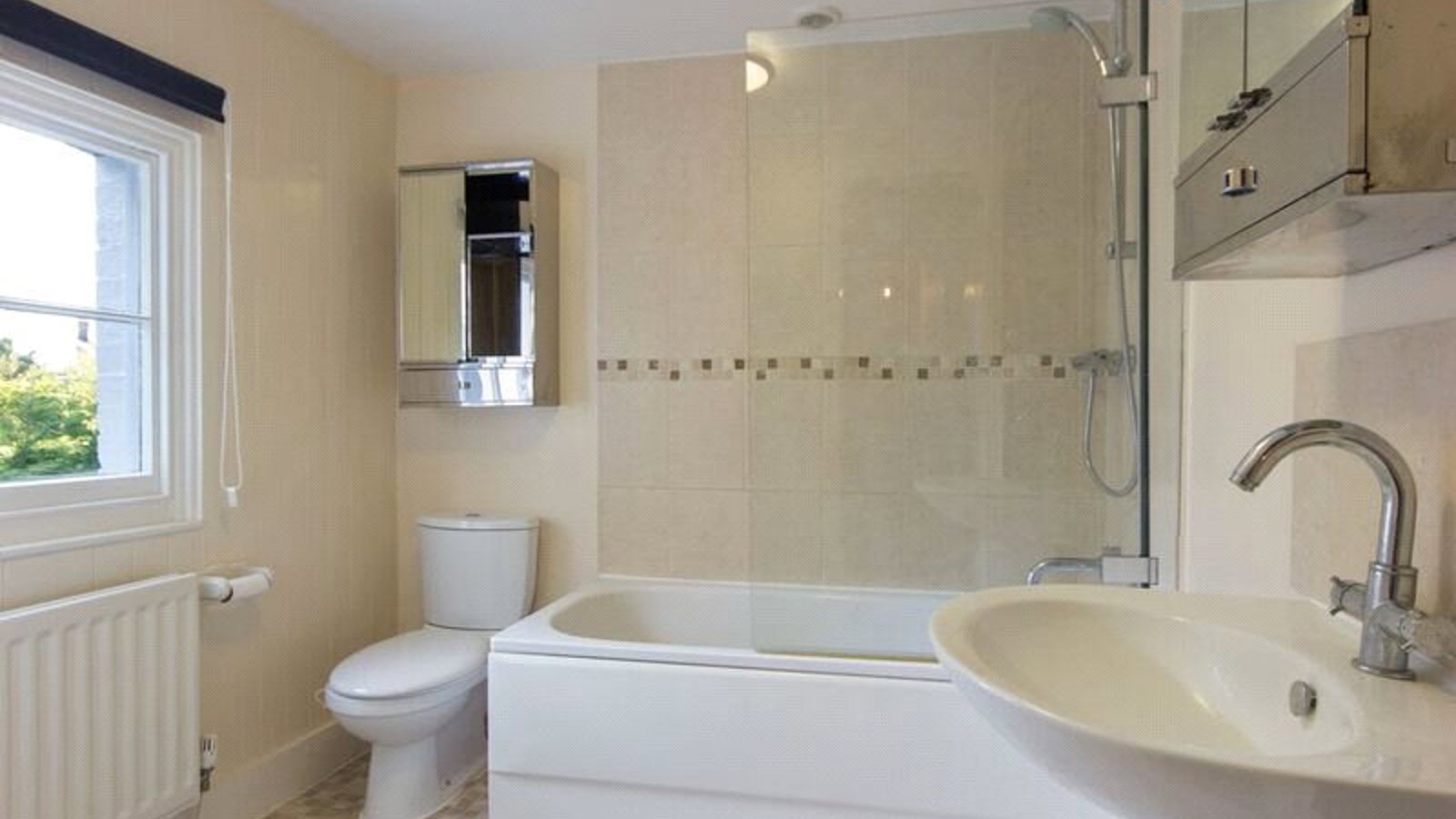Bathroom1.jpg Bathroom