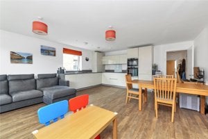 Fowler Avenue, Trumpington picture 5