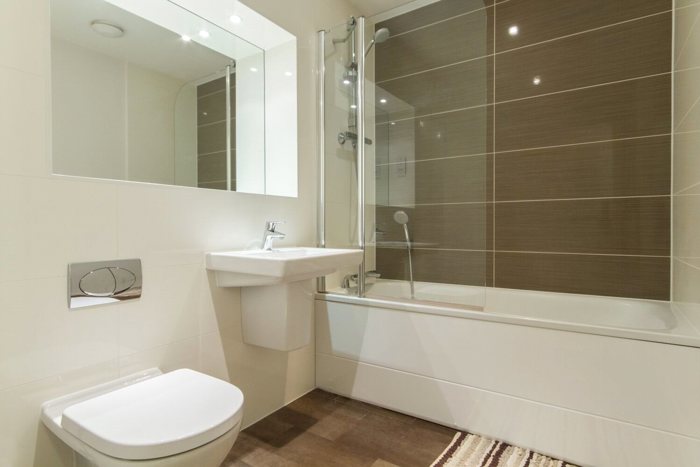 Bathroom1.jpg