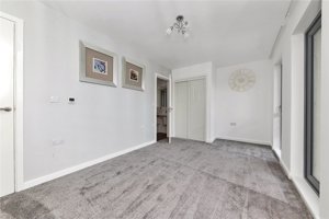 Glenalmond Avenue, Cambridge picture 5