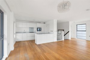 Glenalmond Avenue, Cambridge picture 2
