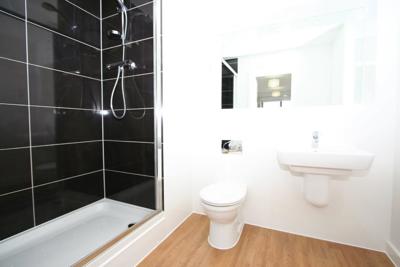 Ensuite Shower Room1.jpg