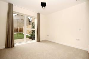 Hackett House, Glebe Farm Drive picture 5