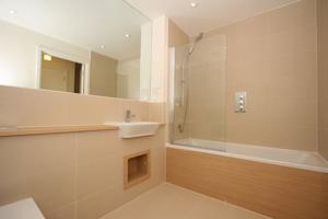 Hackett House, Glebe Farm Drive picture 6