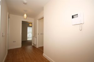 Hackett House, Glebe Farm Drive picture 2
