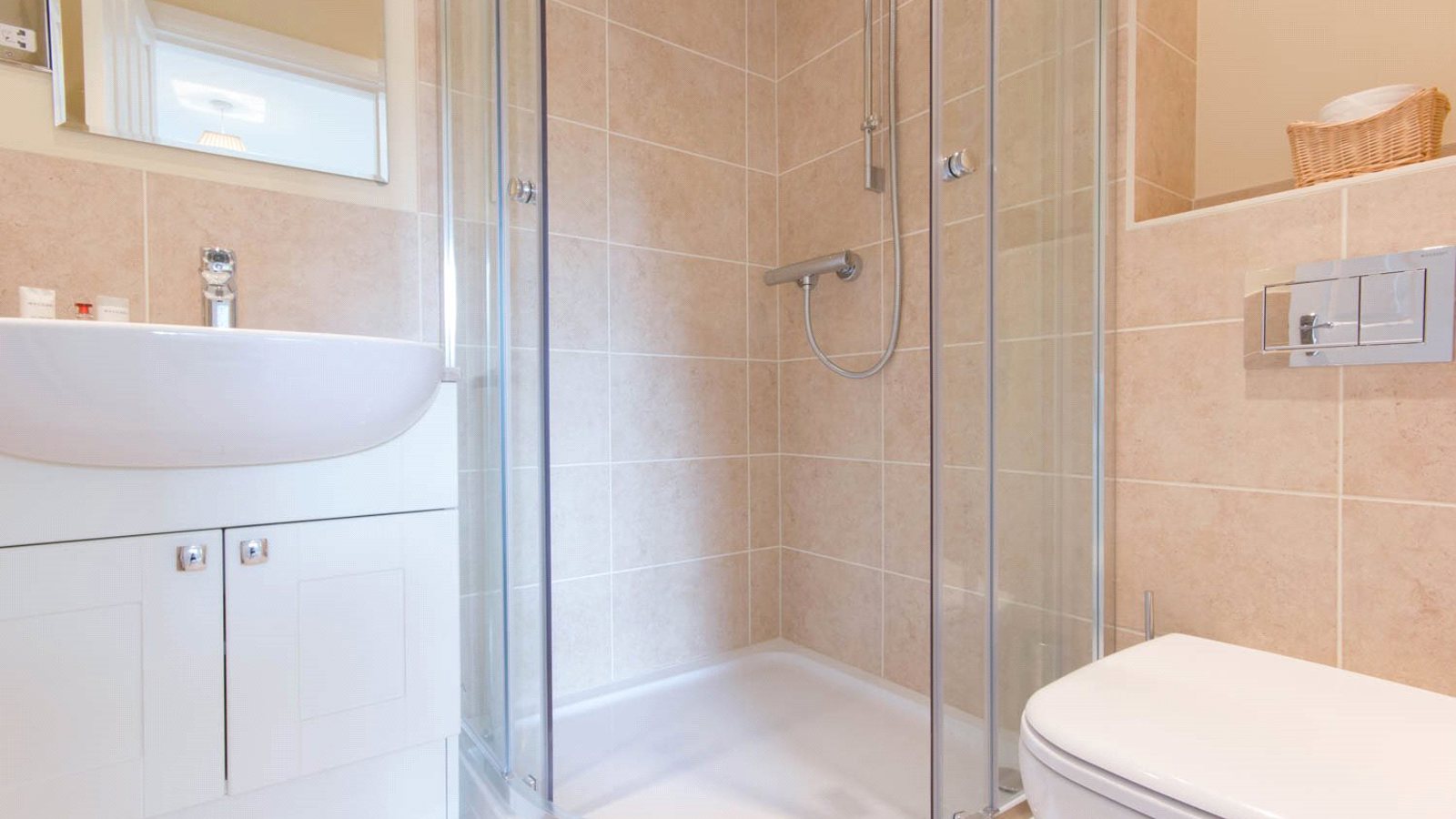 Shower Ensuite.jpg Shower Ensuite