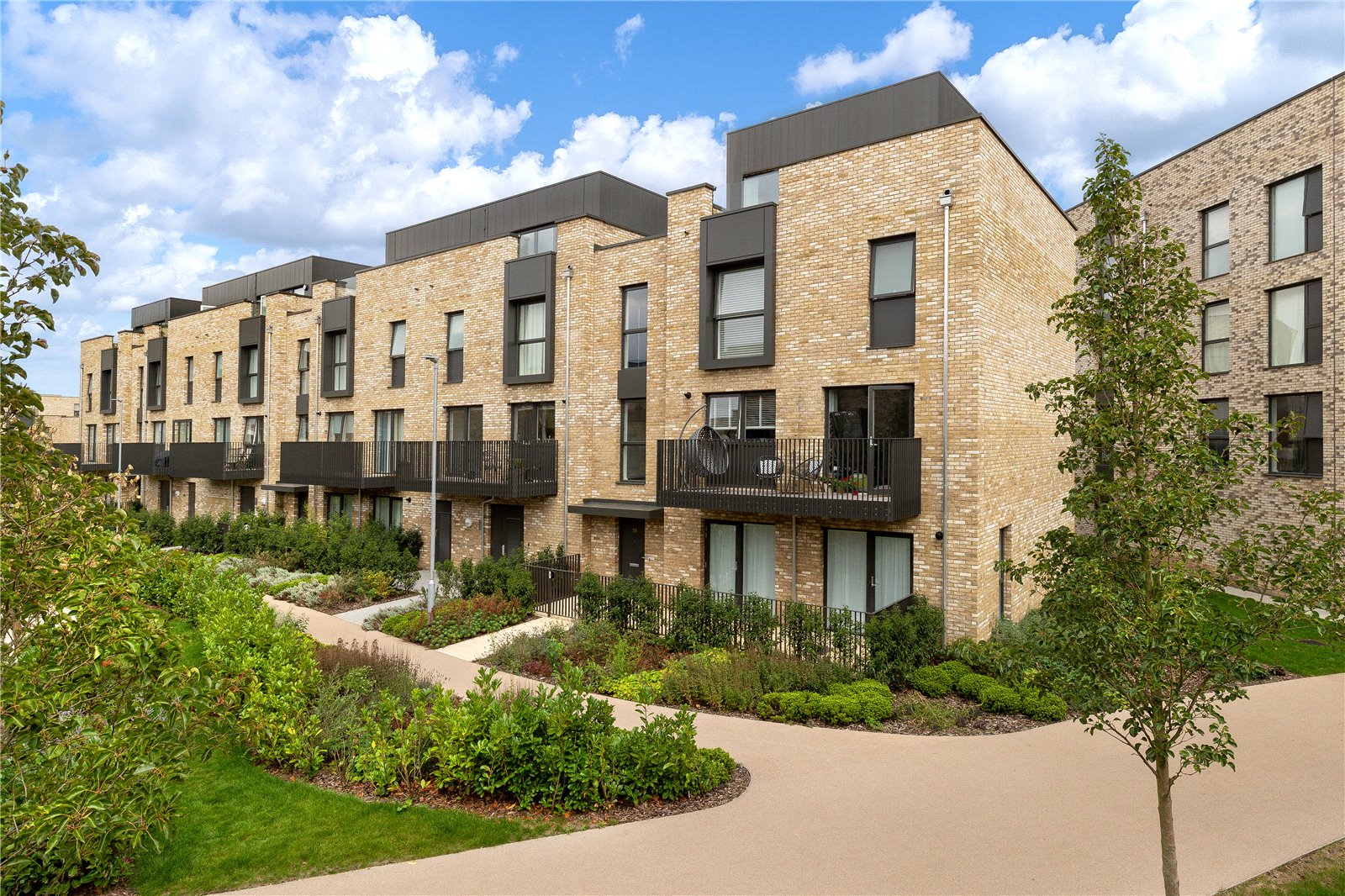 Henty Close, Trumpington picture 1