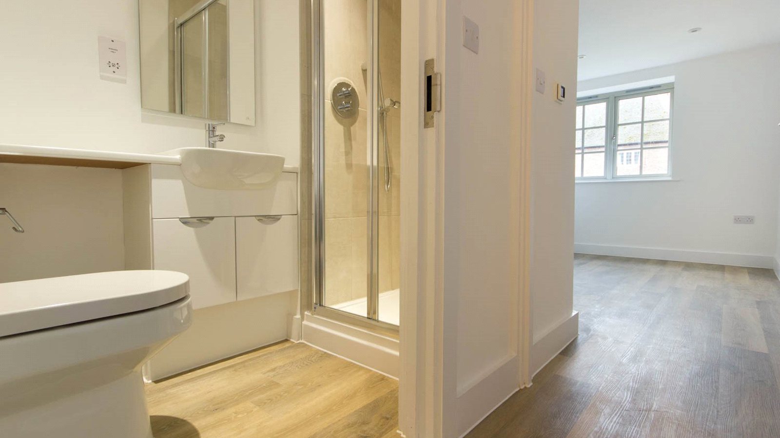 Bathroom.jpg Bathroom