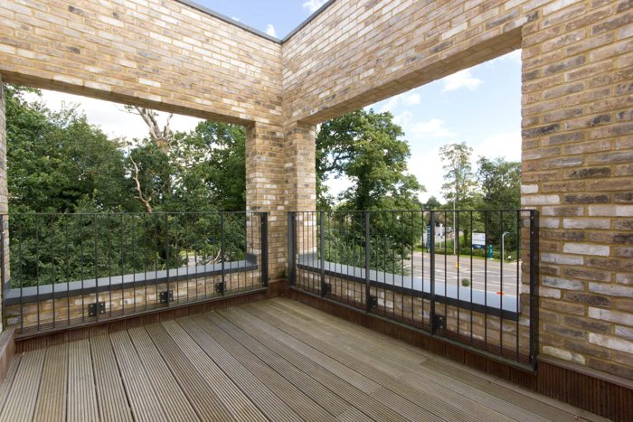 Balcony1.jpg