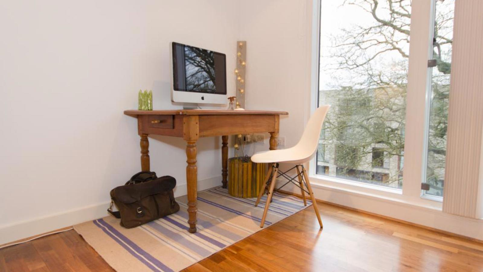 Living Room1.jpg Living Room