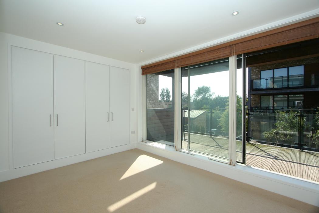Bedroom 1.jpg