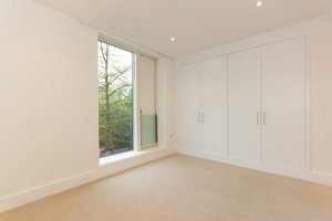 The Light Building, Brooklands Avenue picture 5