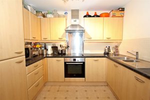 Warren Close, Station Road picture 2