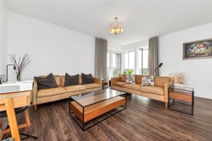 Woodpecker Way, Trumpington picture 3