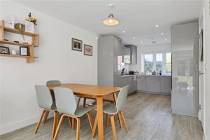 Farriers Way, Balsham picture 5