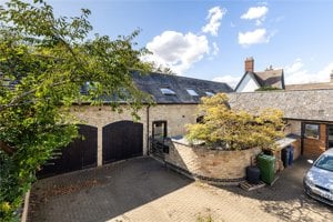 College Farm Court, Barton picture 1