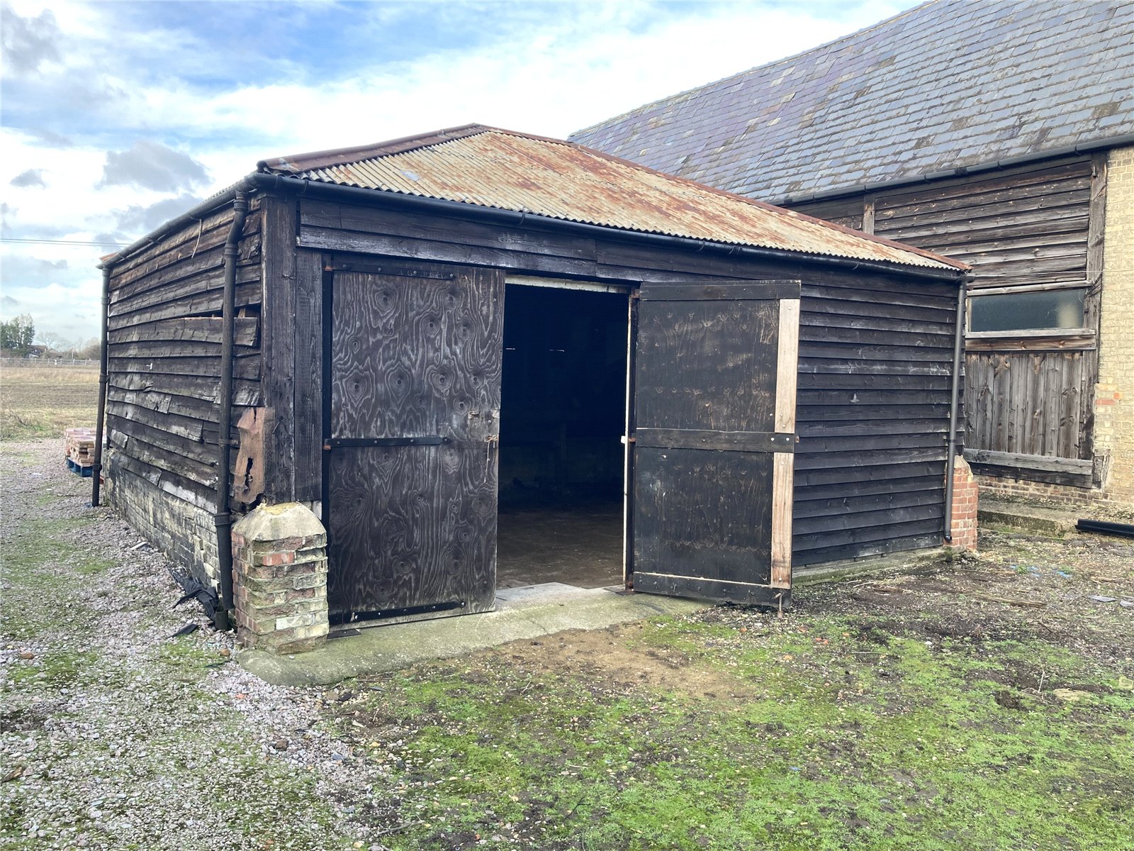 Dumpling Farm Barns, Barton picture 1