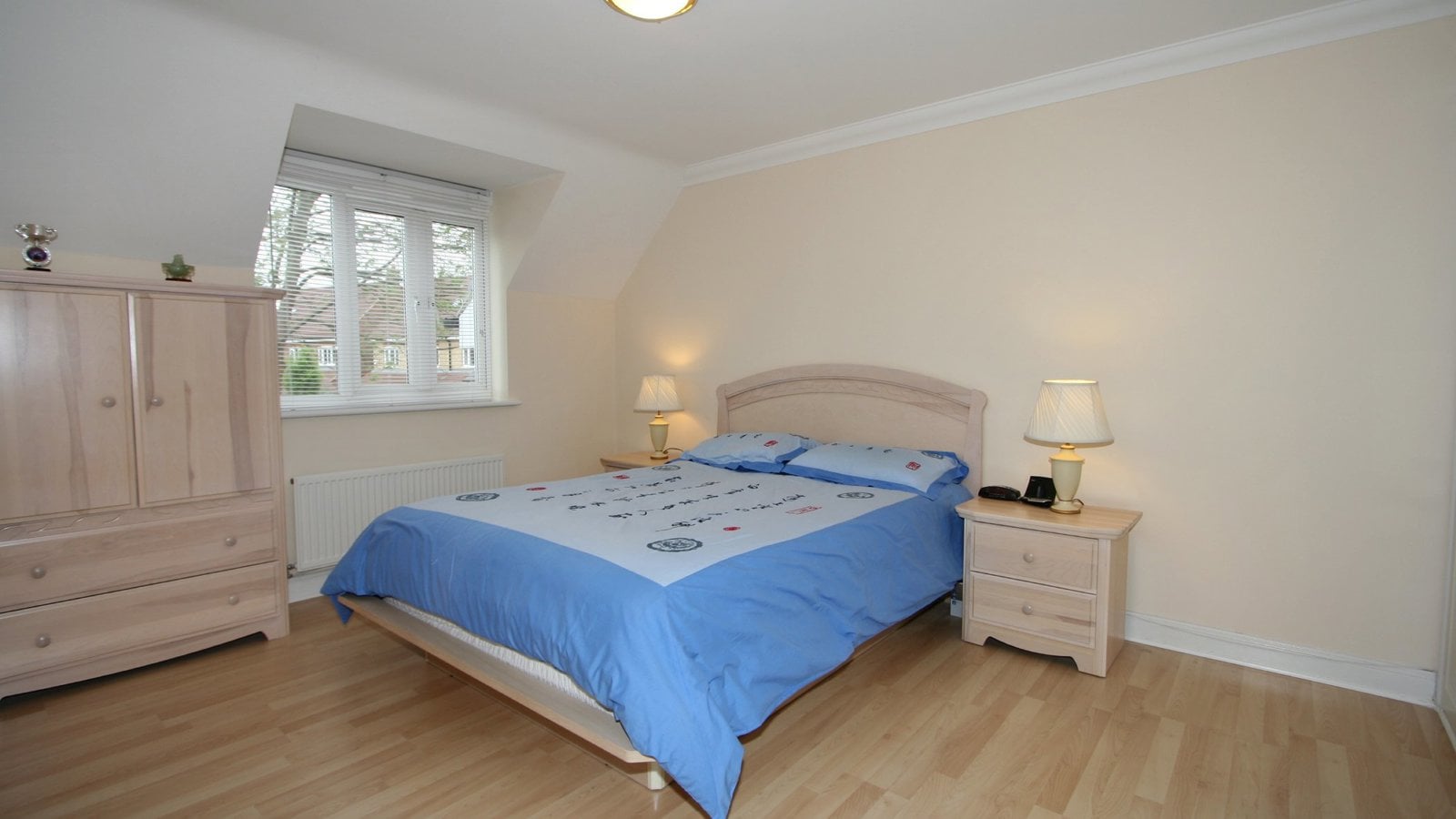 Bedroom.jpg Bedroom