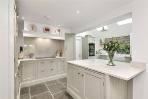 Glover Street, Over picture 2