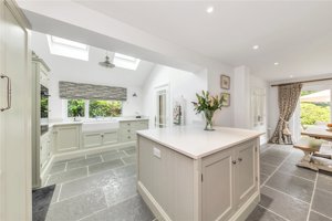 Glover Street, Over picture 4