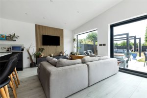 Rampton Road, Willingham picture 6