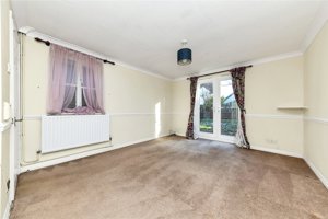 Kingfisher Drive, Burwell picture 2
