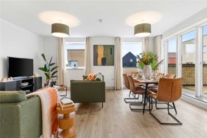 Cambridge, CB25 9RS picture 3