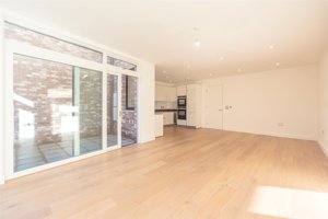 Cambridgeshire, CB3 1BA picture 3