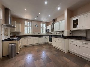 Barton Road, Cambridge picture 5