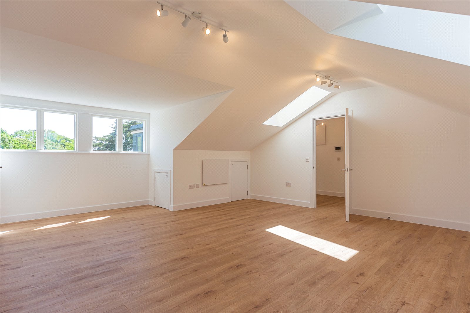 Barton Road, Newnham picture 4