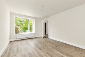 Down House Drive, Franklin Gardens picture 4