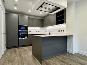 Cambridgeshire, CB3 1BJ picture 2