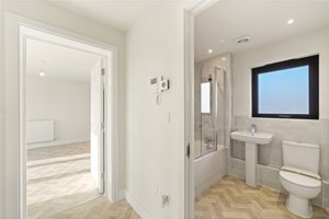 Evolution Court, Cambridge picture 5