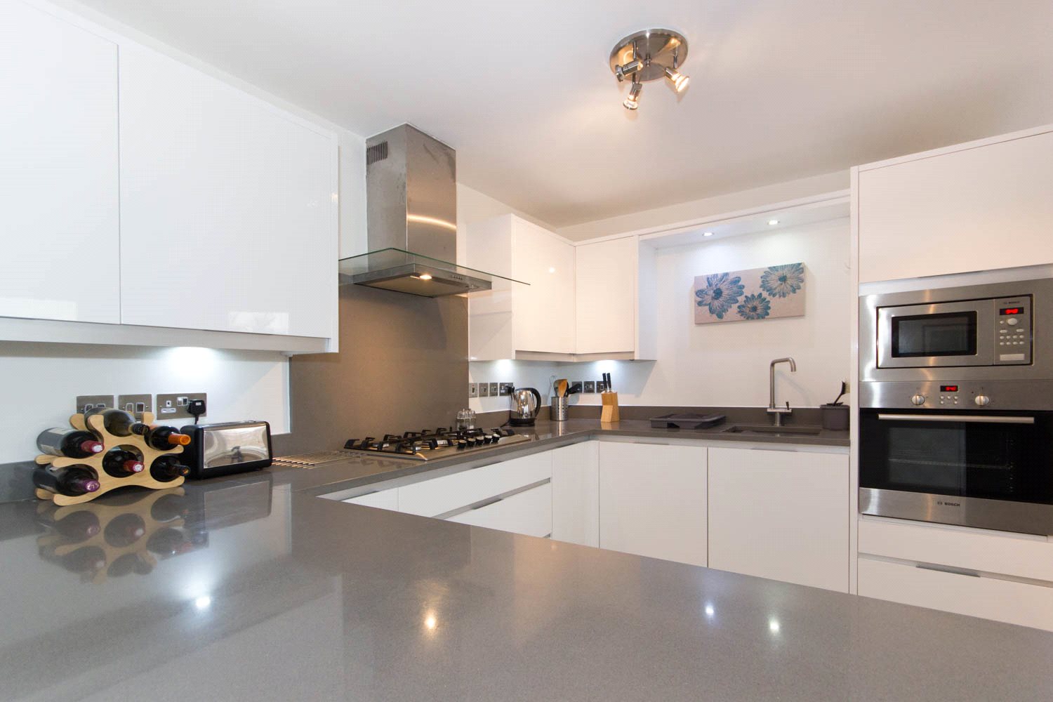 Kitchen2.jpg