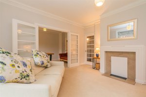 Manor Court, Cambridge picture 3