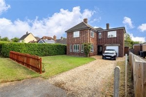 Mayfield Road, Girton picture 1