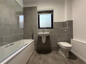 Cambridgeshire, CB3 0JE picture 5