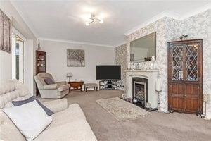 Thornton Way, Girton picture 6