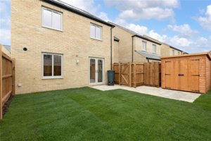 Wallace Way, Darwin Green, Cambridge picture 1
